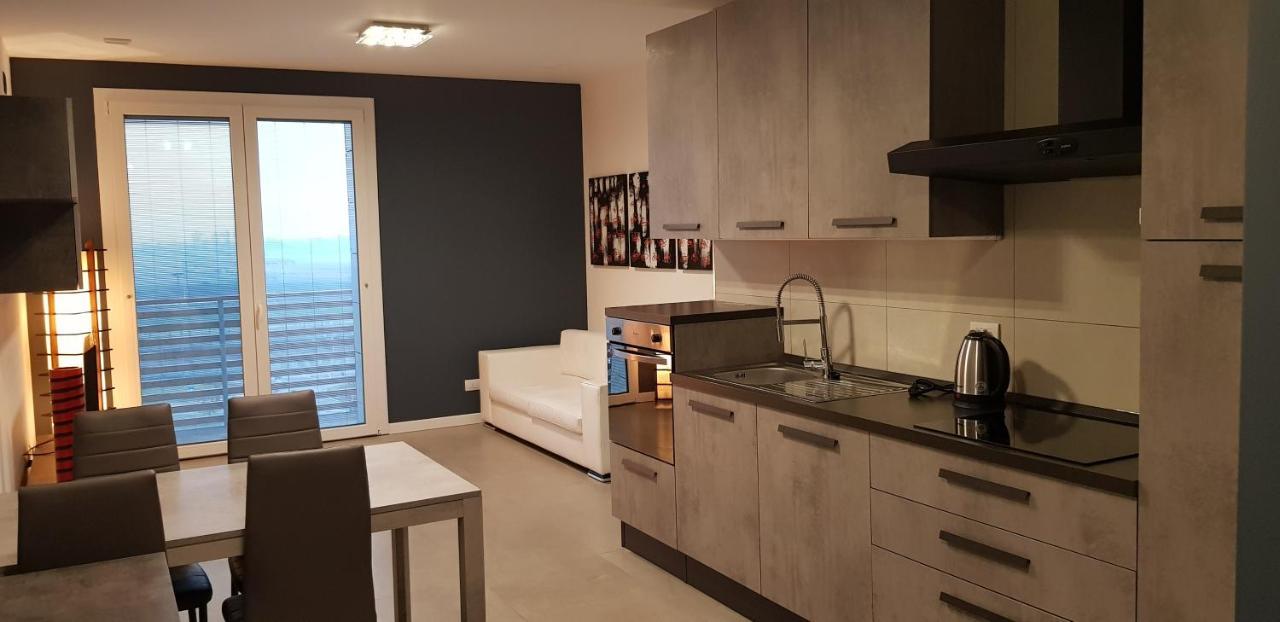 Condominio La Torre 2 Galliate Eksteriør billede
