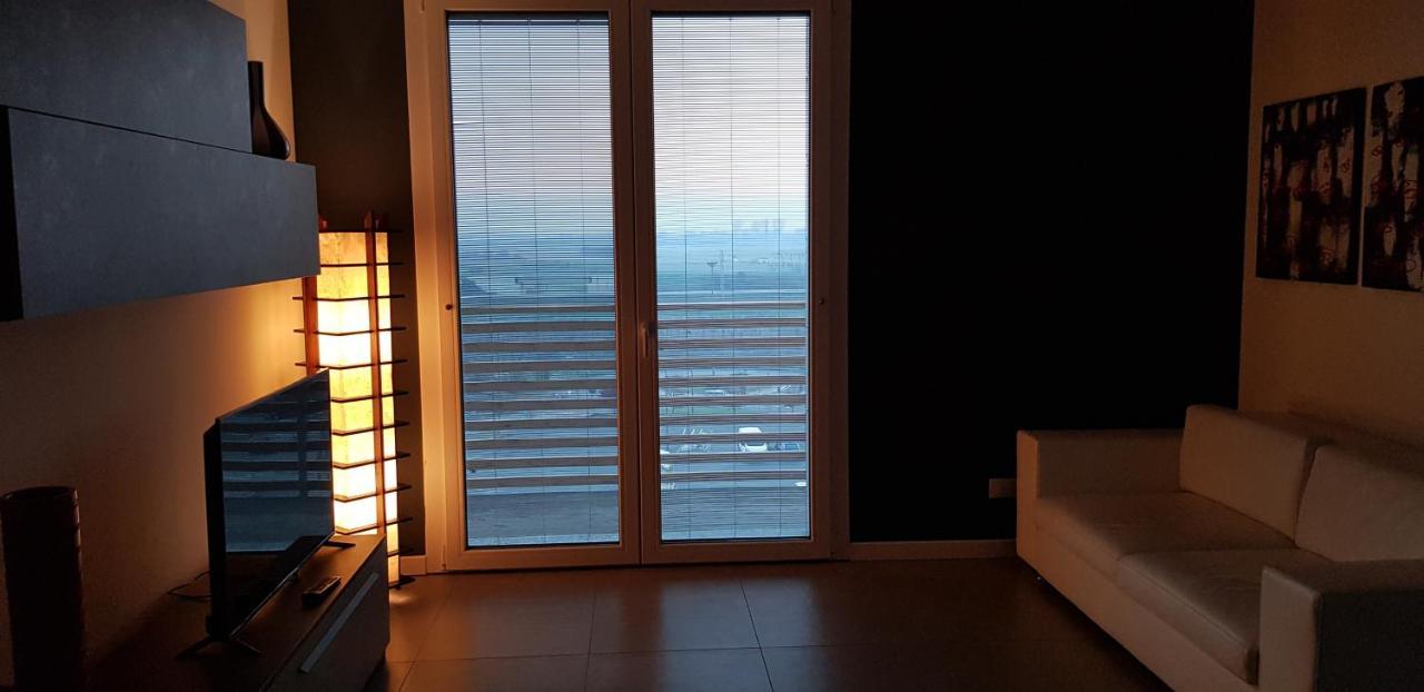 Condominio La Torre 2 Galliate Eksteriør billede